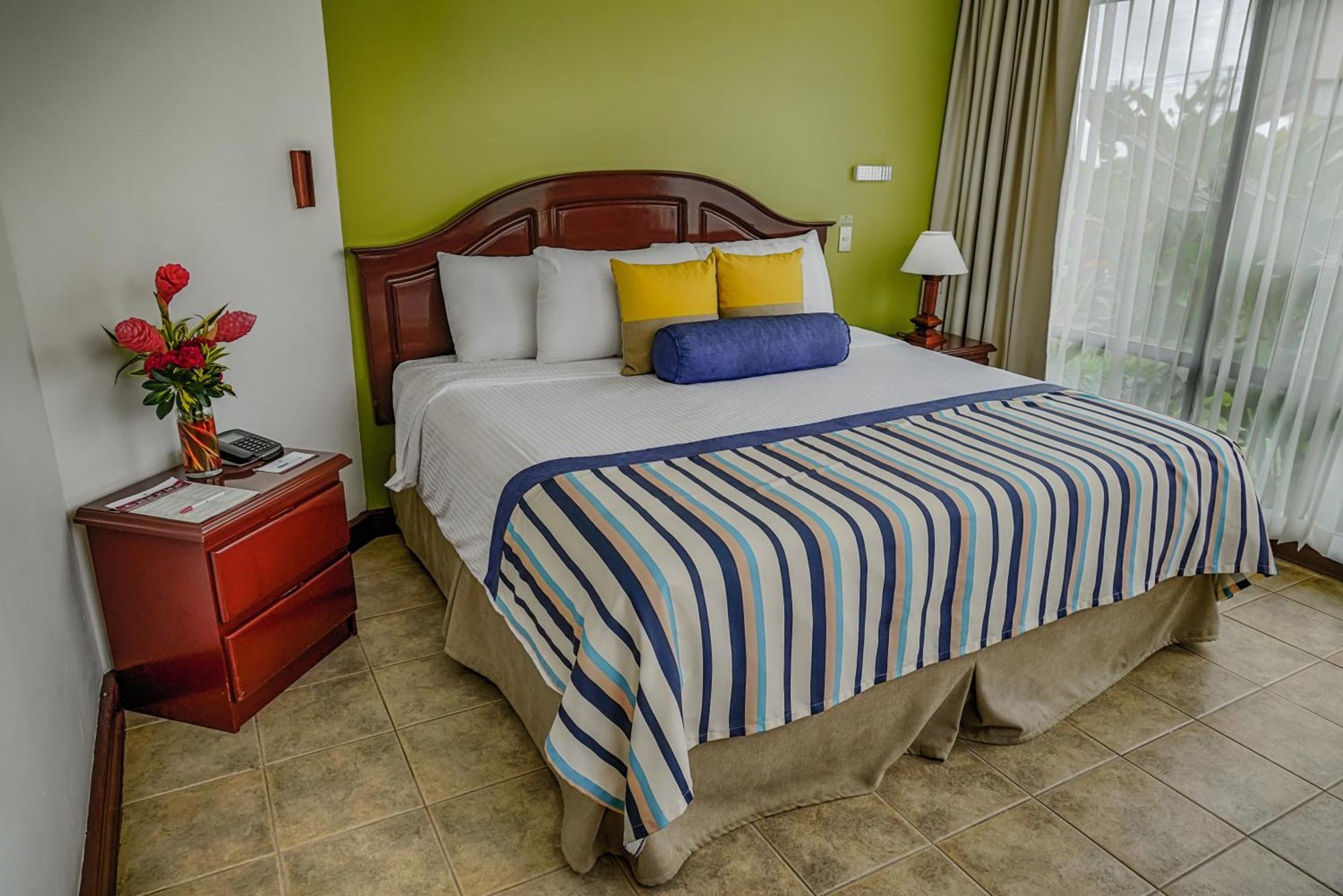 Montana De Fuego Mountain Resort & Spa Ла Фортуна Номер фото