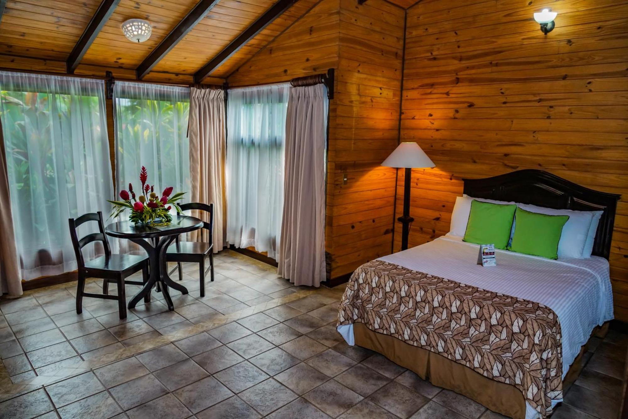 Montana De Fuego Mountain Resort & Spa Ла Фортуна Номер фото