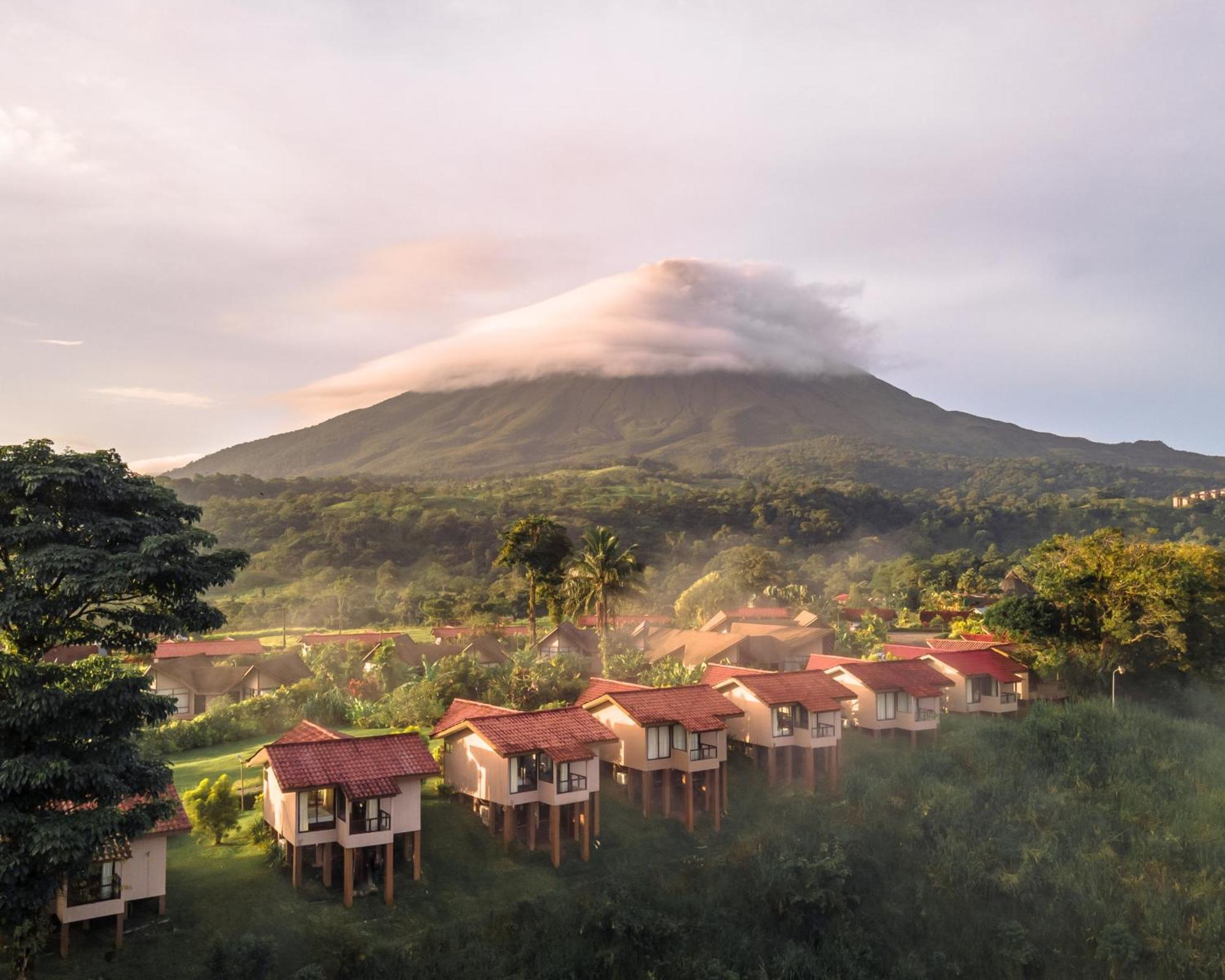 Montana De Fuego Mountain Resort & Spa Ла Фортуна Номер фото
